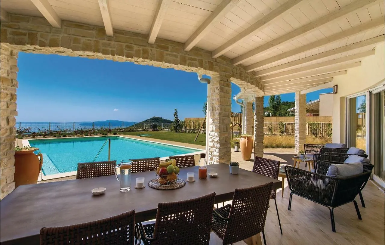 Four-Bedroom Holiday Home In Veprinac