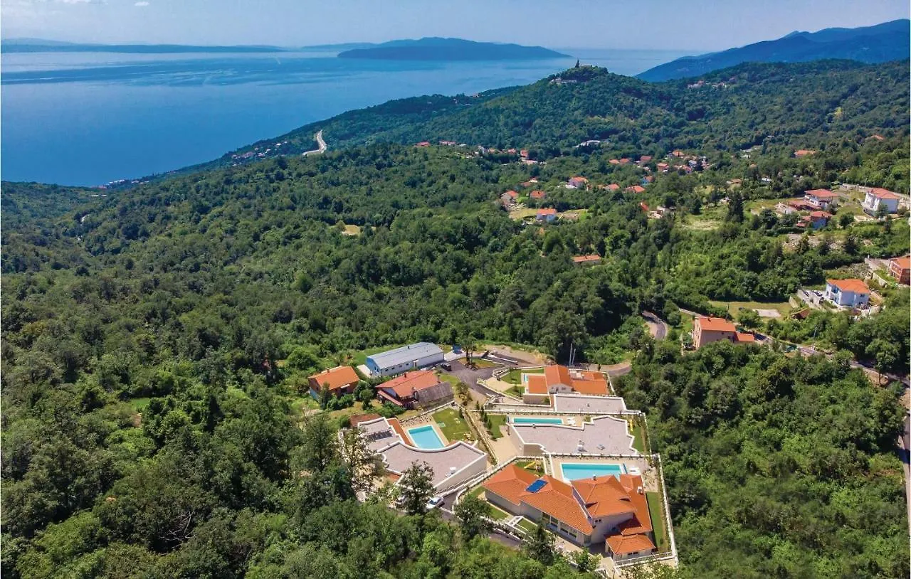 Four-Bedroom Holiday Home In Veprinac