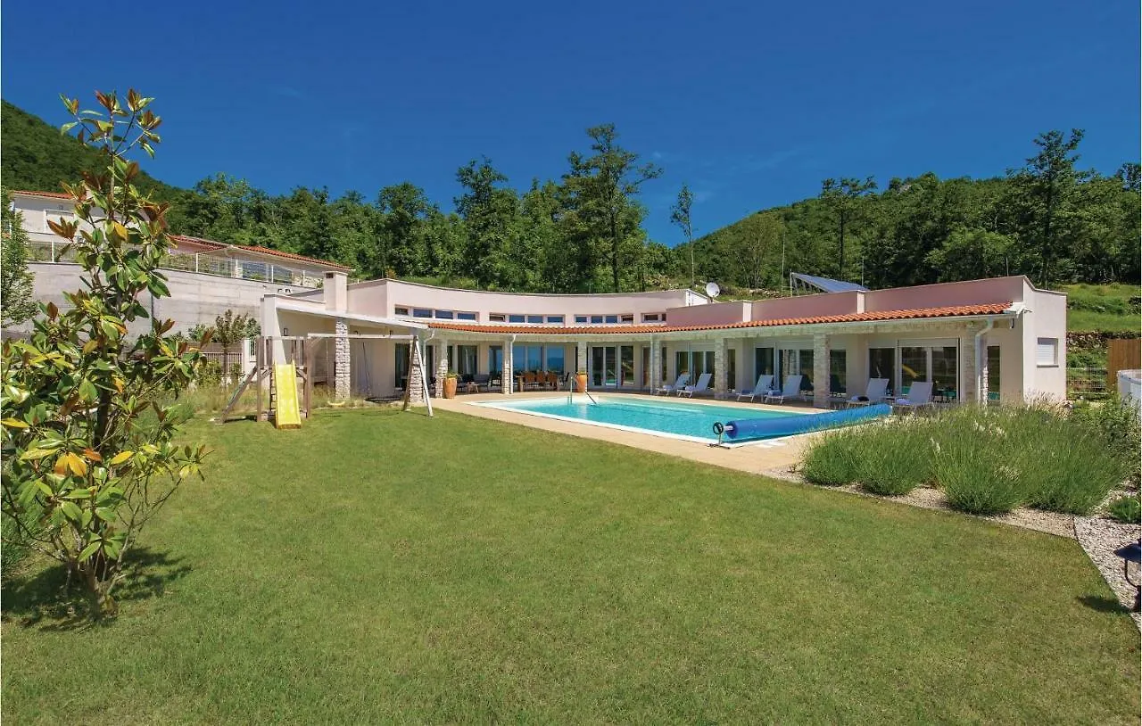 Four-Bedroom Holiday Home In Veprinac