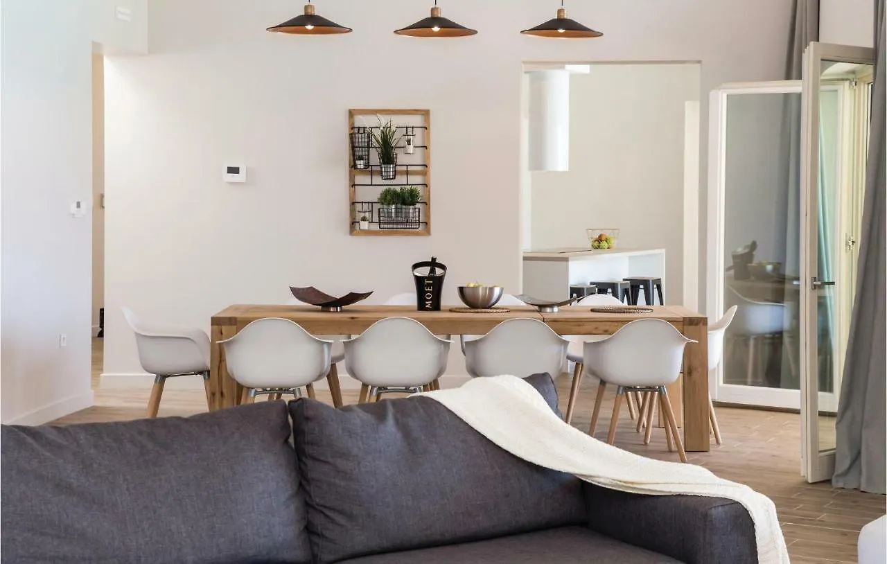 Four-Bedroom Holiday Home In Veprinac